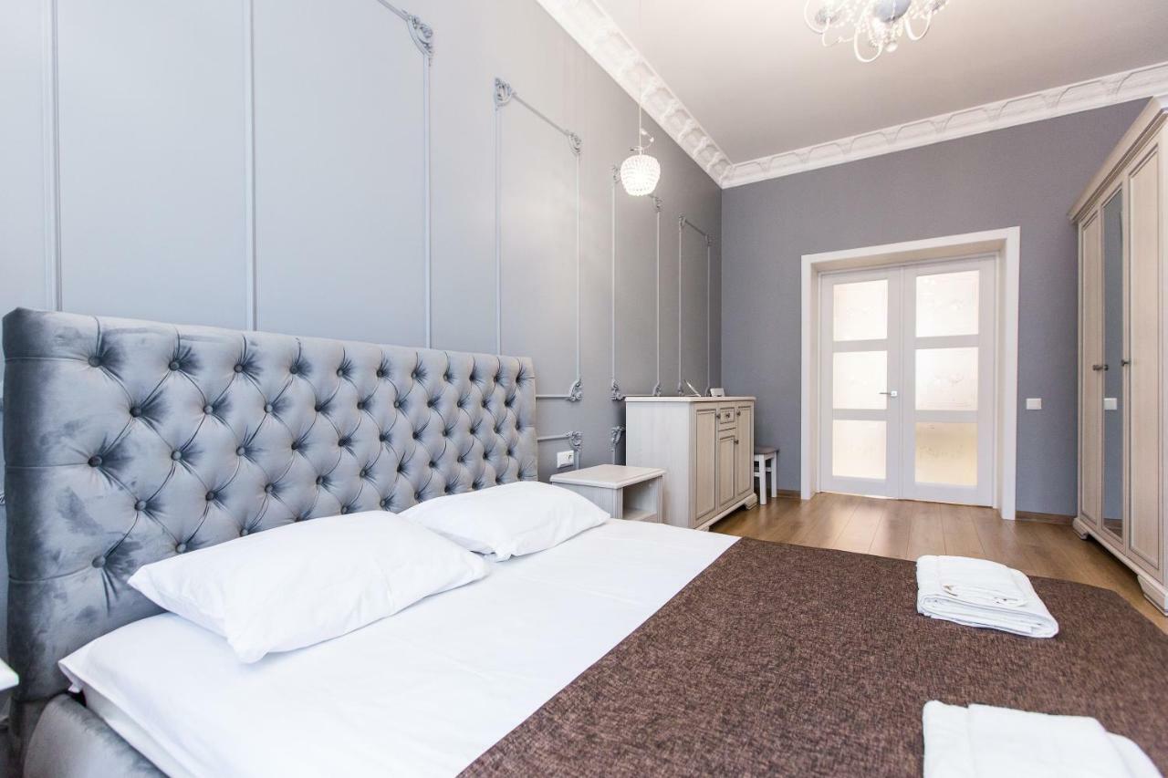 Apartment віп простора біля вокзалу на вулиці городоцька 102 Lviv